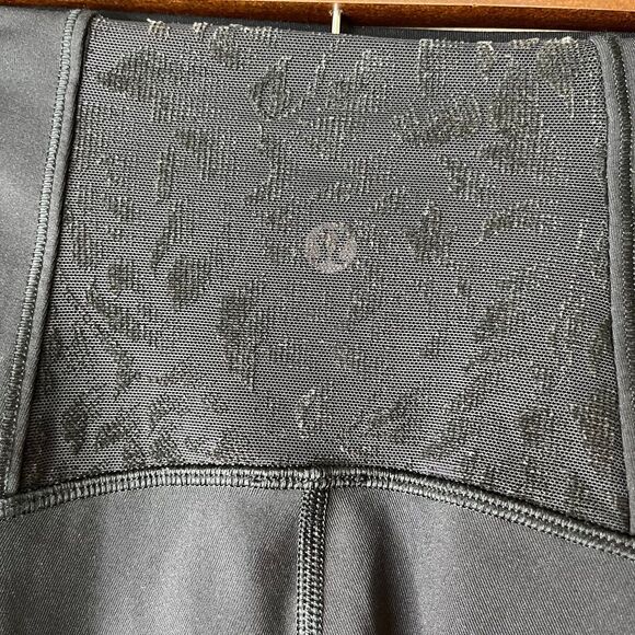 Lululemon Black High Waist Floral Velvet Mesh Detail Leggings Size 4 #391 - Picture 7 of 14